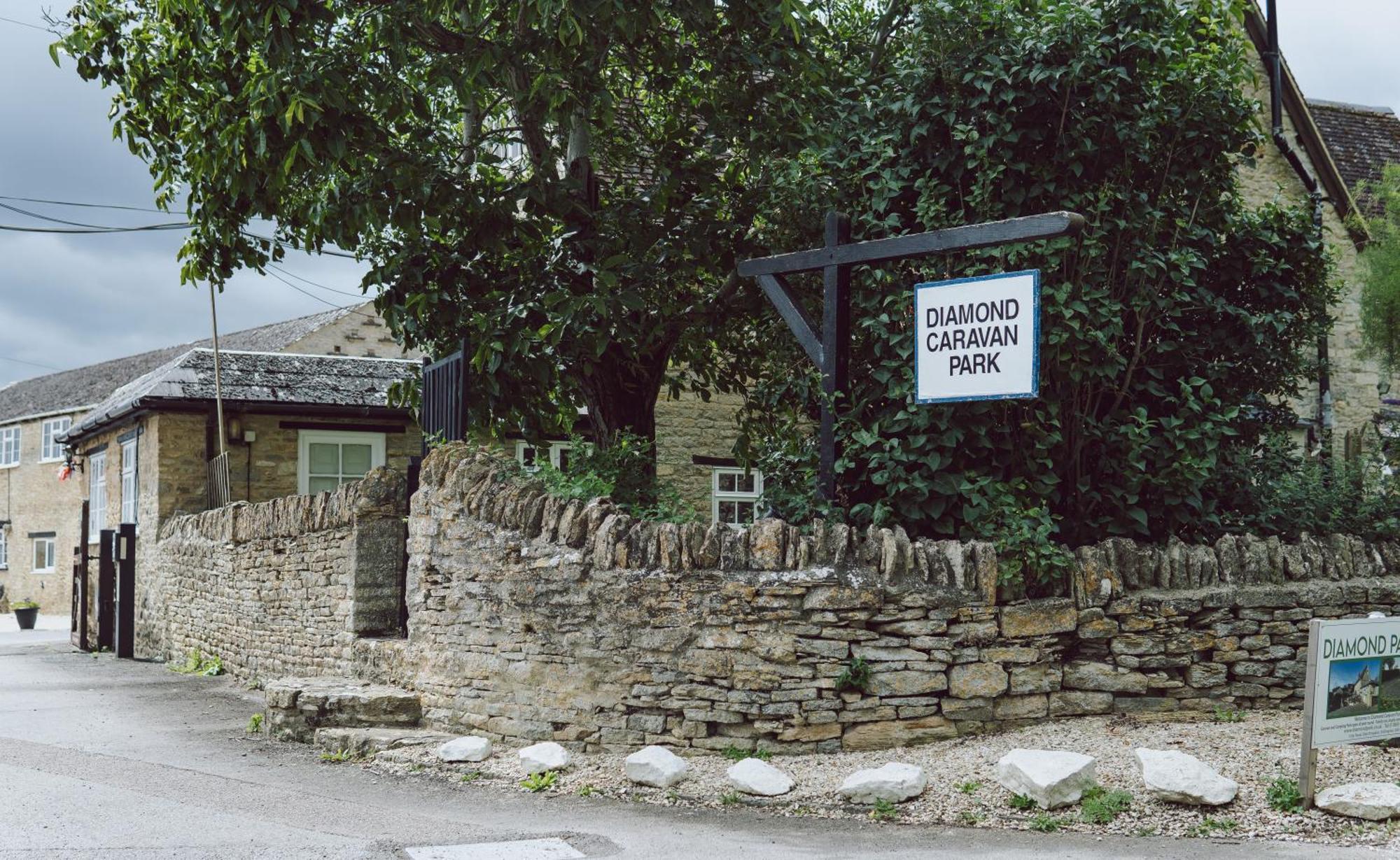 Families, Contractors And Businesses - Cottage Home - Next To Oxford, Bicester And Blenheim Bletchingdon Exterior foto
